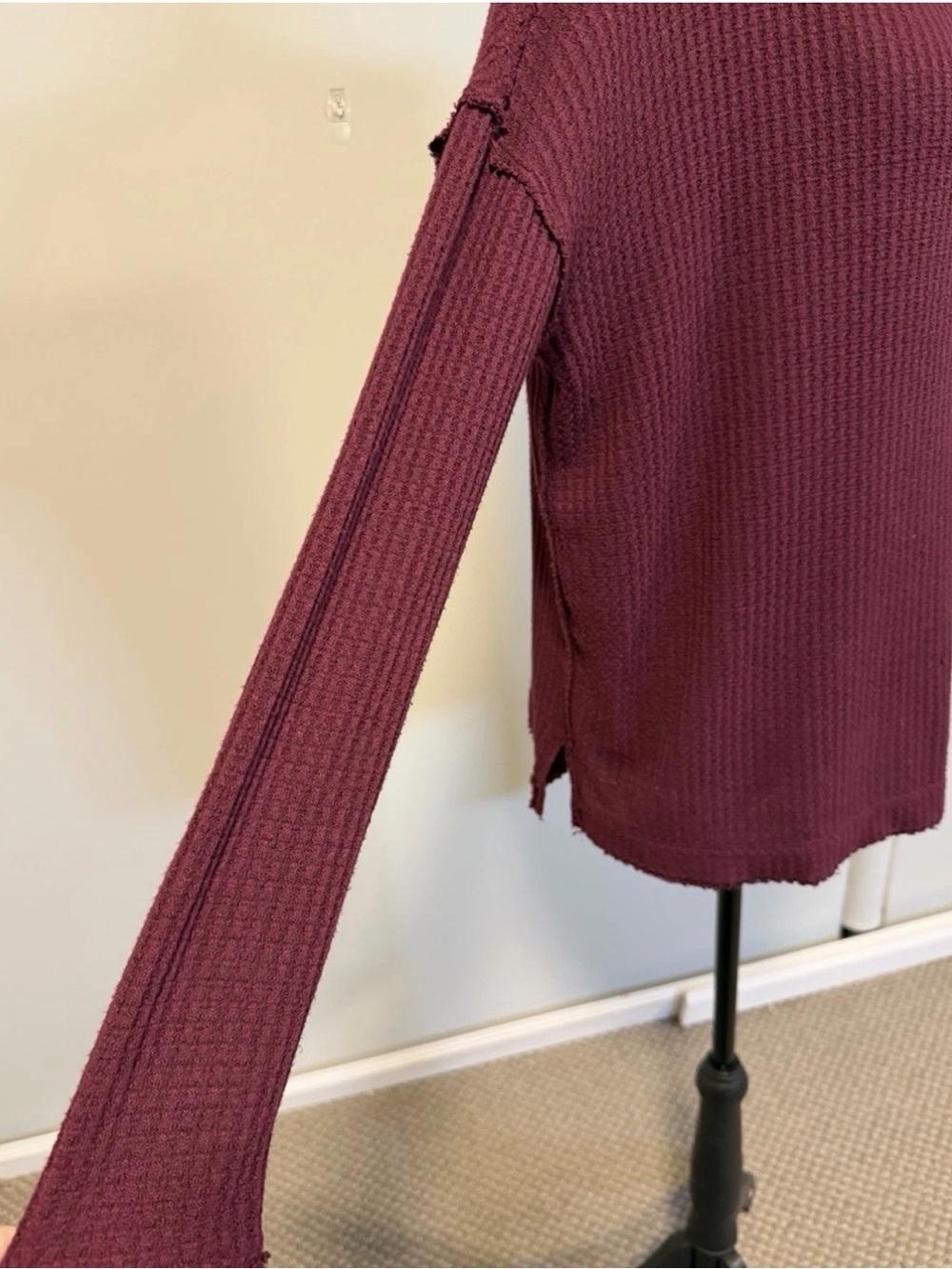 Free People We The Free Waffle Knit Oversized Thermal Top XS Plum Burgundy - Picture 3 of 5